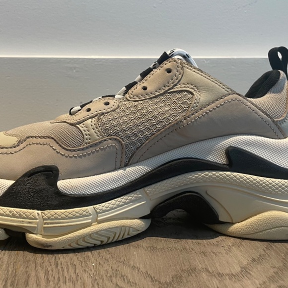 Balenciaga Triple S Sneakers - Picture 7 of 8